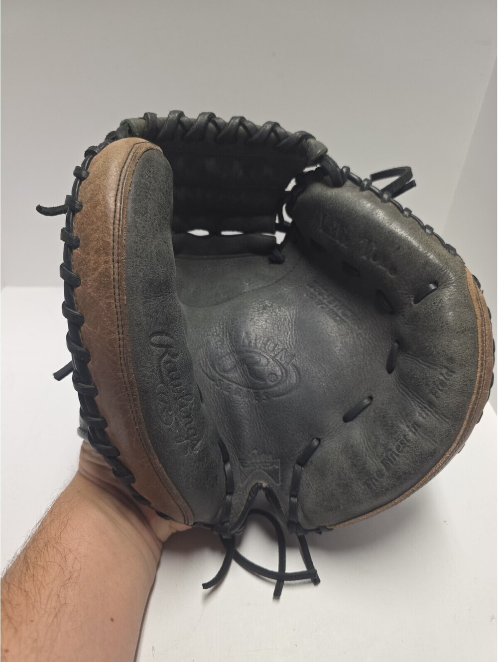 Rawlings Lite Toe D325BWCM 32.5" Catchers Mitt Premium Series - Right Hand Throw